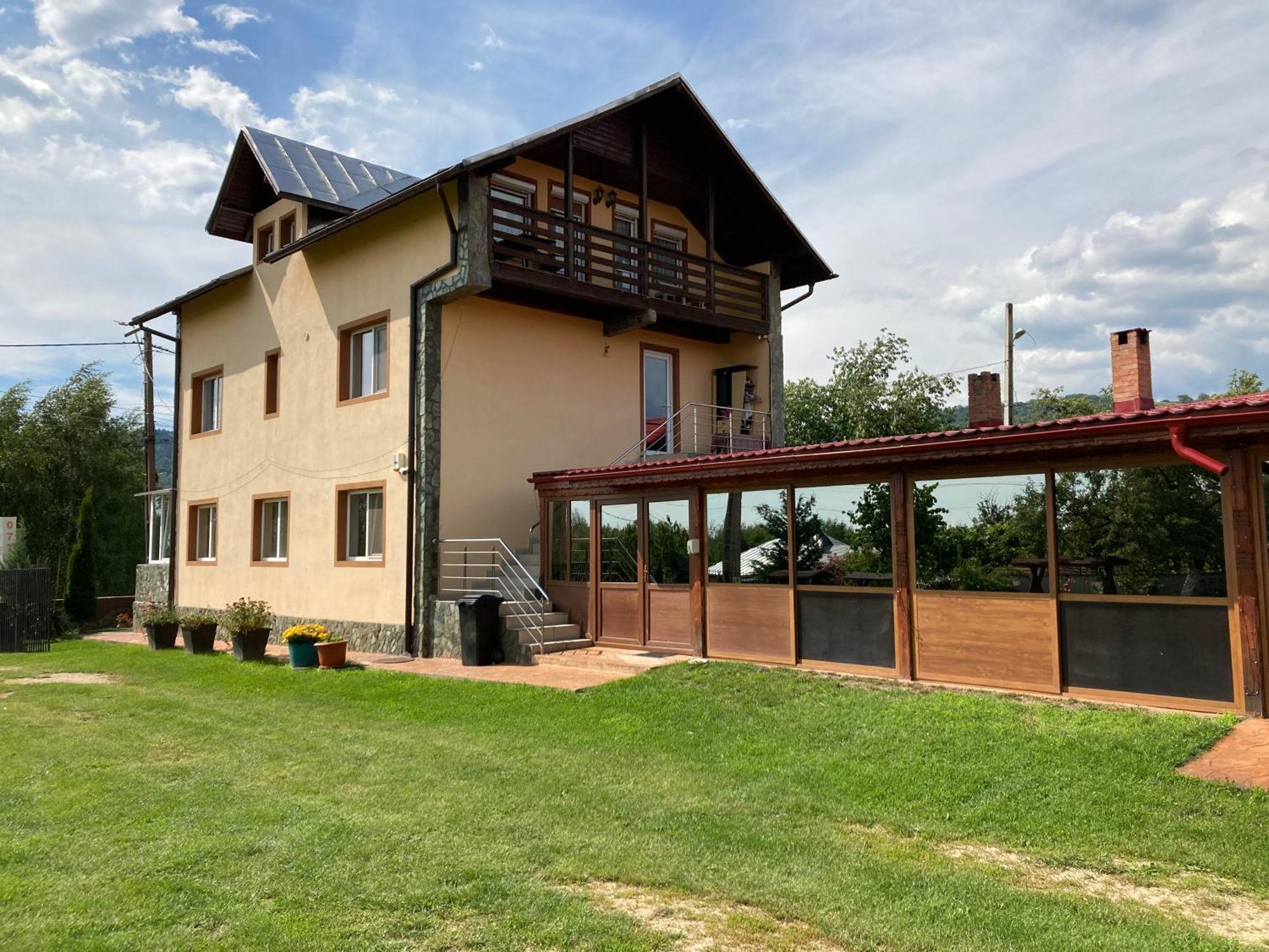 Pensiunea Casa Domnitei Baia de Fier Bagian luar foto